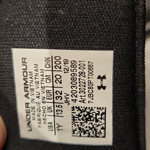 EUC Under Armour 4D Foam Boys sz 1Y Velcro sandals - Picture 3 of 6